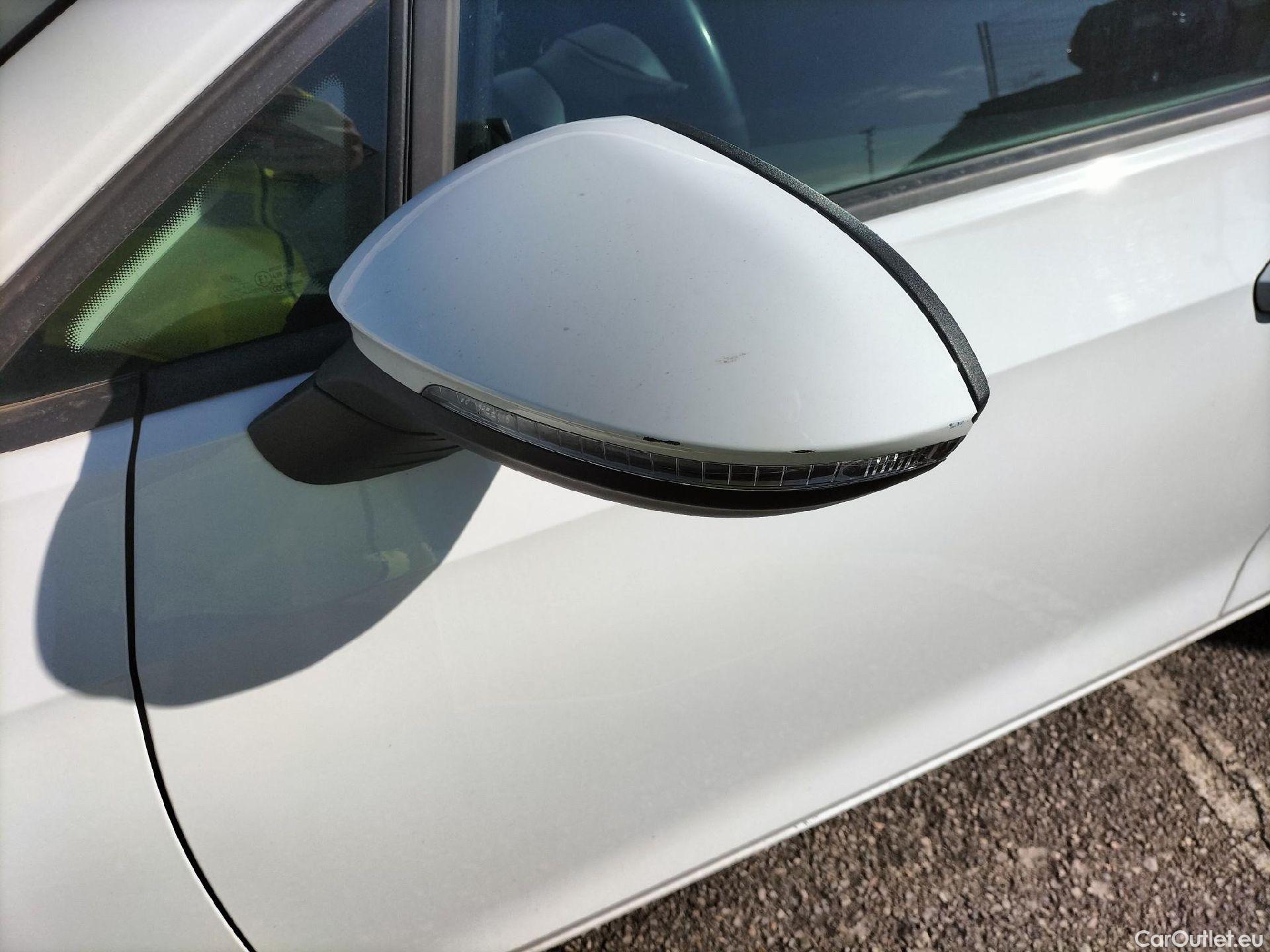  Volkswagen  Golf  VOLKSWAGEN / 2020 / 5P / familiar Life 1.5 eTSI 96kW (130CV) DSG Variant #7