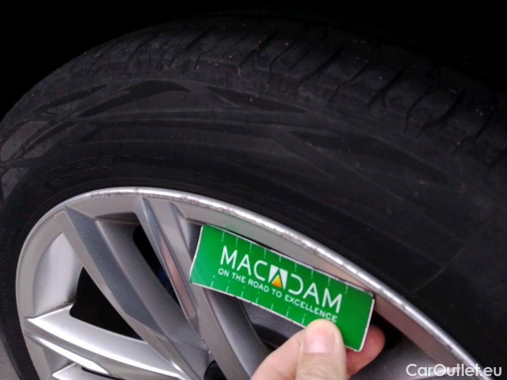  Volkswagen  Passat VOLKSWAGEN  / 2019 / 5P / familiar Variant GTE 1.4 TSI e-Power 115kW + 85kW #8