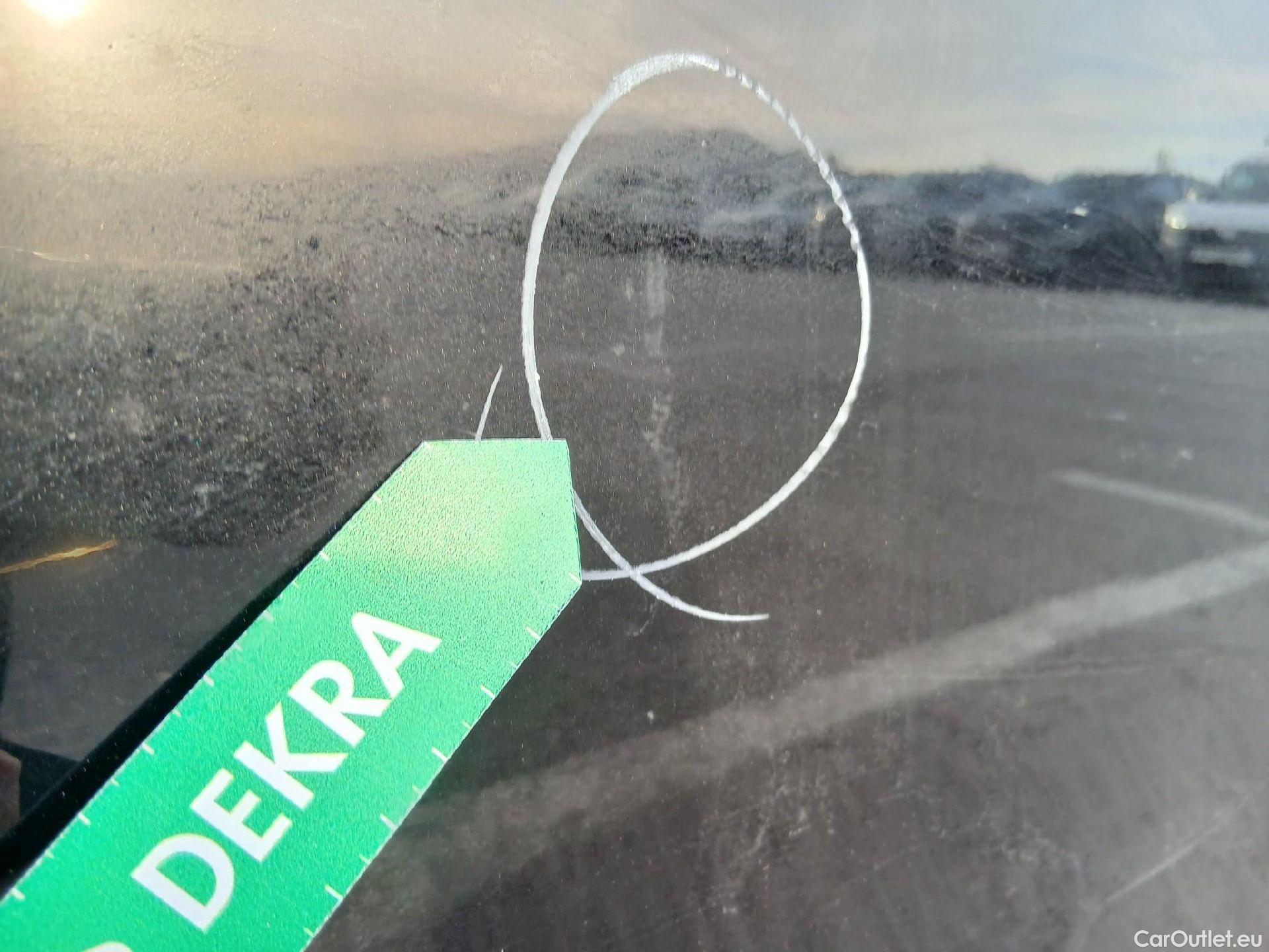  Volkswagen  Golf  VOLKSWAGEN / 2020 / 5P / berlina con portón Life 2.0 TDI 85kW (115CV) #28