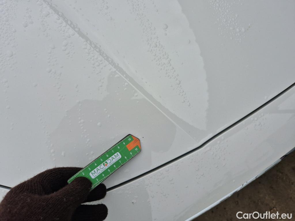  Land Rover  Discovery SEAT Nuevo León / 2020 / 5P / berlina con portón 1.4 e-Hybrid DSG-6 S&S Xcellence Go L (AC) #24