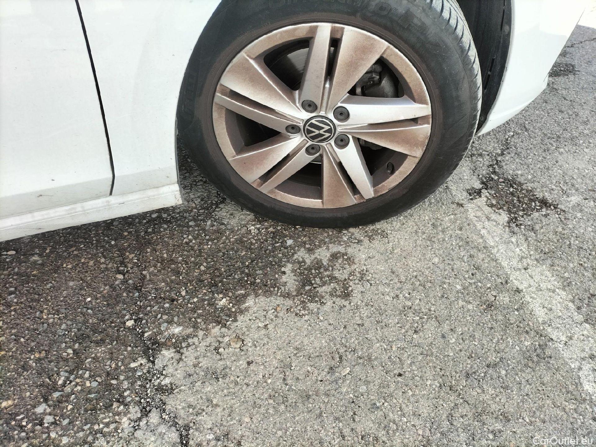  Volkswagen  Golf  VOLKSWAGEN / 2020 / 5P / familiar Life 1.5 eTSI 96kW (130CV) DSG Variant #18