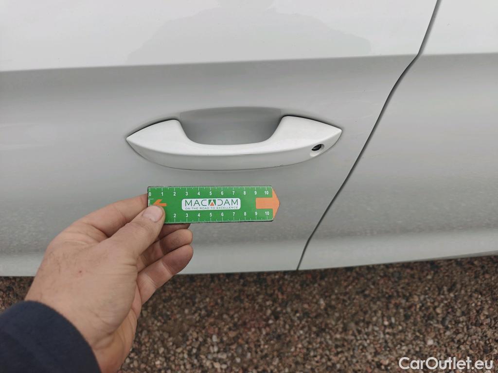  Land Rover  Discovery SEAT Nuevo León / 2020 / 5P / berlina con portón 2.0 TDI 85kW S&S Style Go (AC3) #16