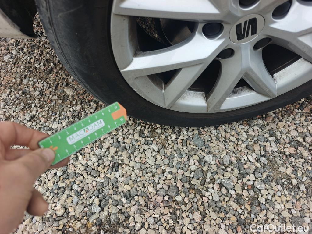  Land Rover  Discovery SEAT Nuevo León / 2020 / 5P / berlina con portón 2.0 TDI 85kW S&S Style Go (AC3) #8