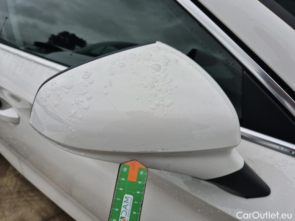  Land Rover  Discovery SEAT Nuevo León / 2020 / 5P / berlina con portón 1.4 e-Hybrid DSG-6 S&S Xcellence Go L (AC) #15