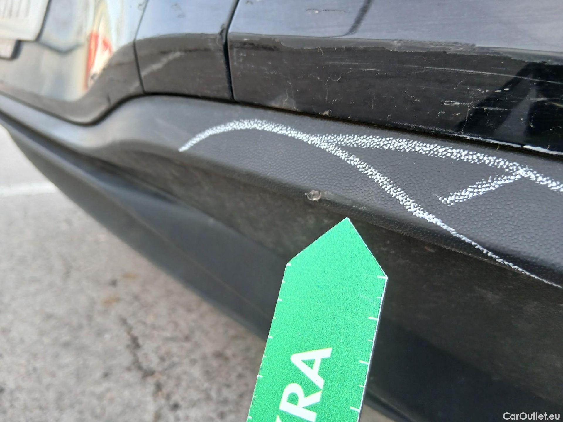  Volkswagen  Golf  VOLKSWAGEN / 2020 / 5P / berlina con portón Life 2.0 TDI 85kW (115CV) #19