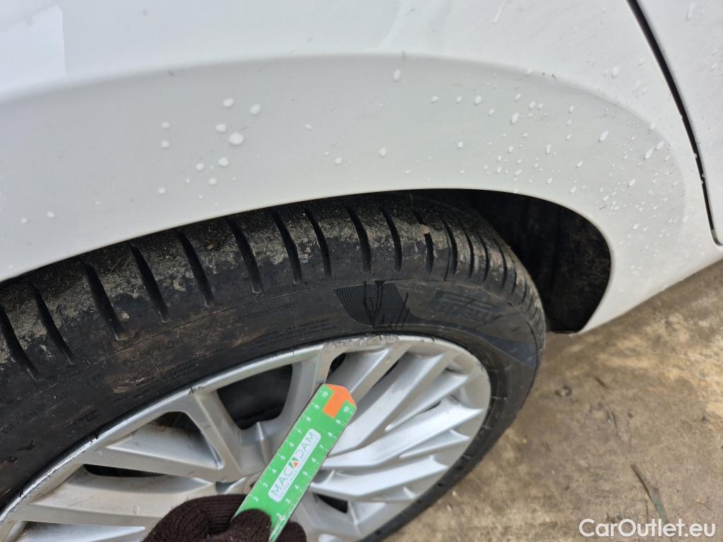  Land Rover  Discovery SEAT Nuevo León / 2020 / 5P / berlina con portón 1.4 e-Hybrid DSG-6 S&S Xcellence Go L (AC) #6