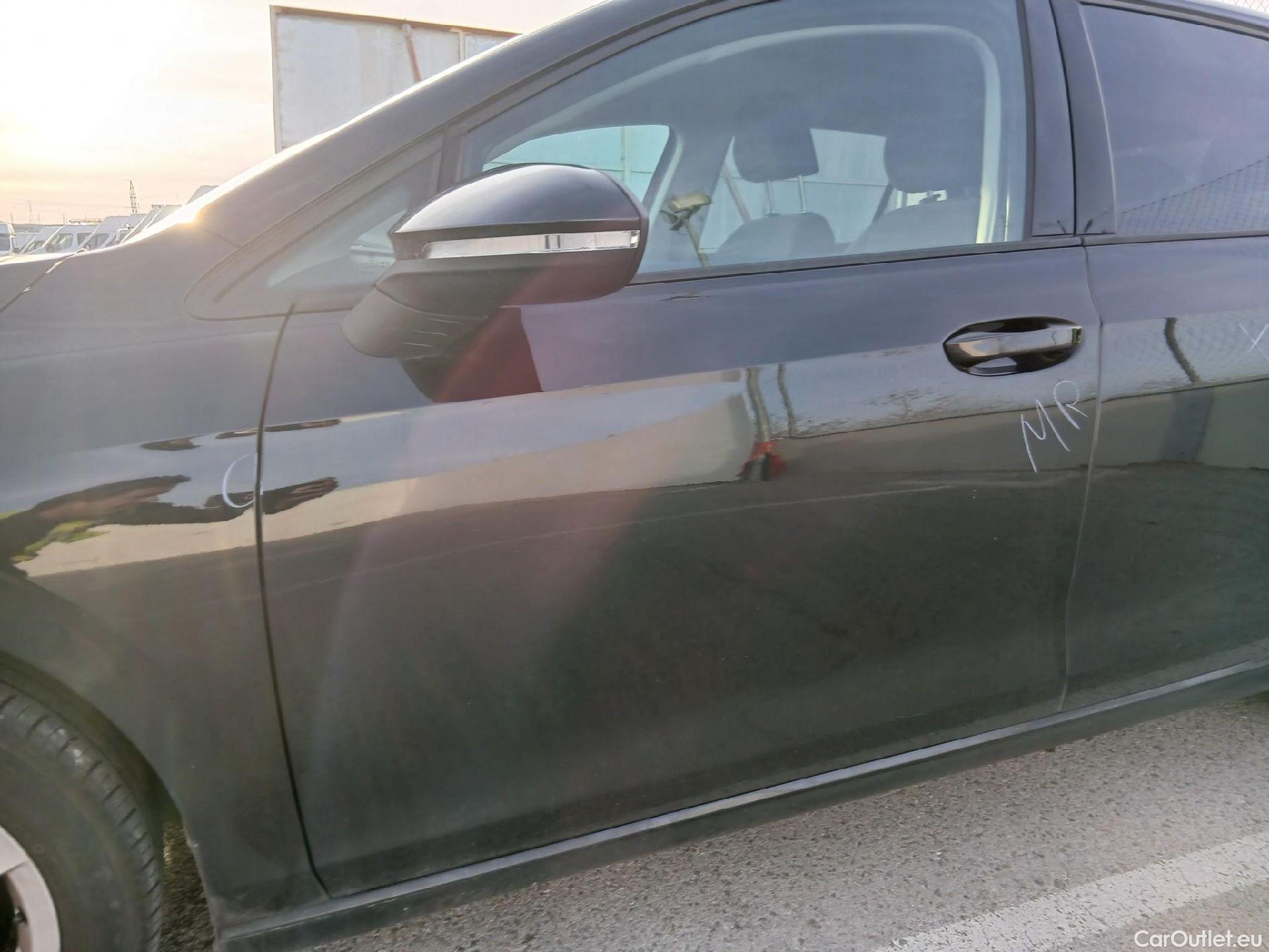  Volkswagen  Golf  VOLKSWAGEN / 2020 / 5P / berlina con portón Life 2.0 TDI 85kW (115CV) #12