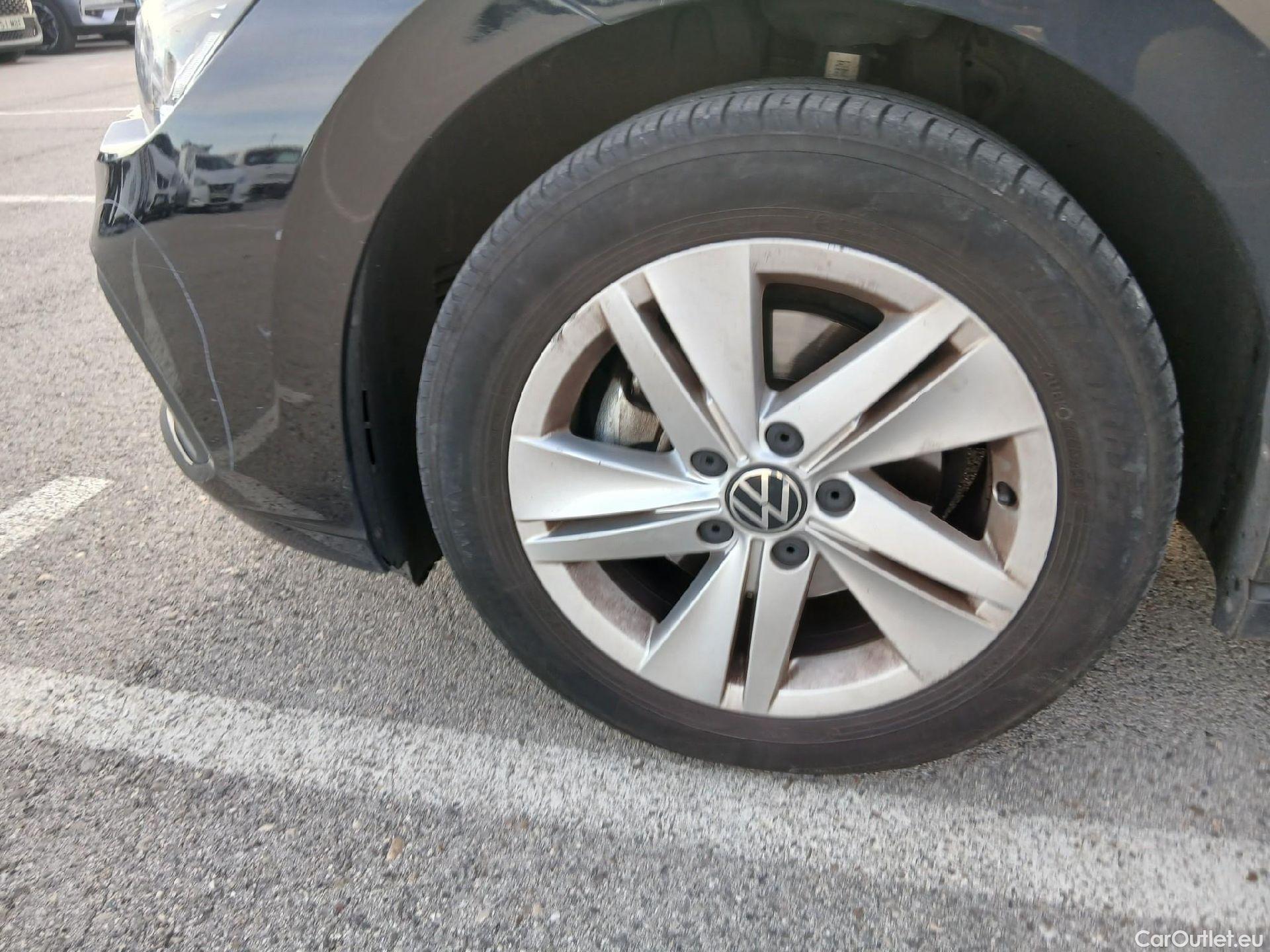  Volkswagen  Golf  VOLKSWAGEN / 2020 / 5P / berlina con portón Life 2.0 TDI 85kW (115CV) #31