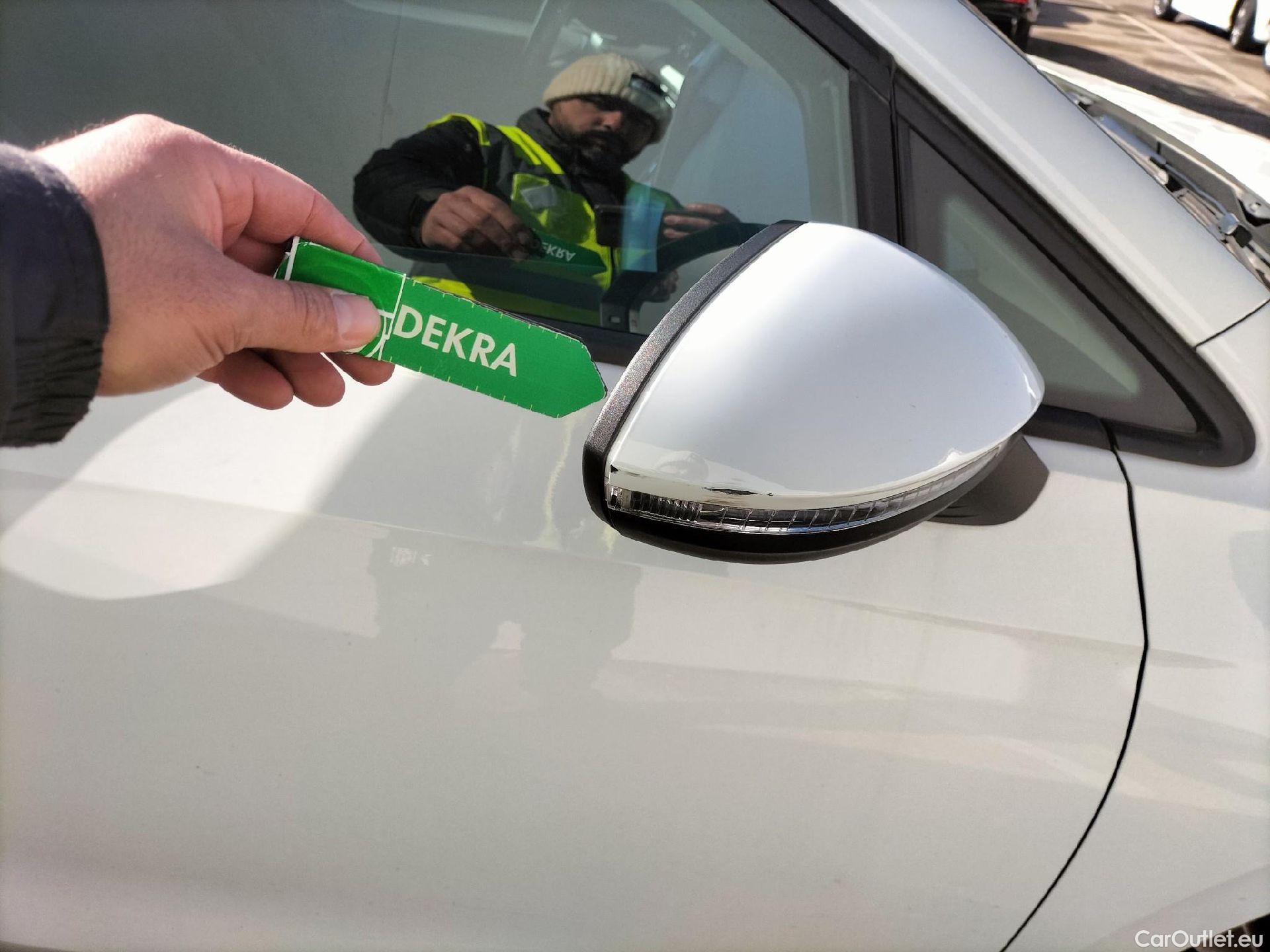  Volkswagen  Golf  VOLKSWAGEN / 2020 / 5P / familiar Life 1.5 eTSI 96kW (130CV) DSG Variant #16