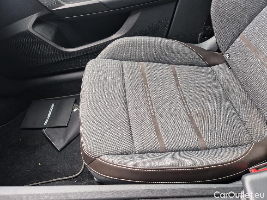  Land Rover  Discovery SEAT Nuevo León / 2020 / 5P / berlina con portón 1.4 e-Hybrid DSG-6 S&S Xcellence Go L (AC) #2