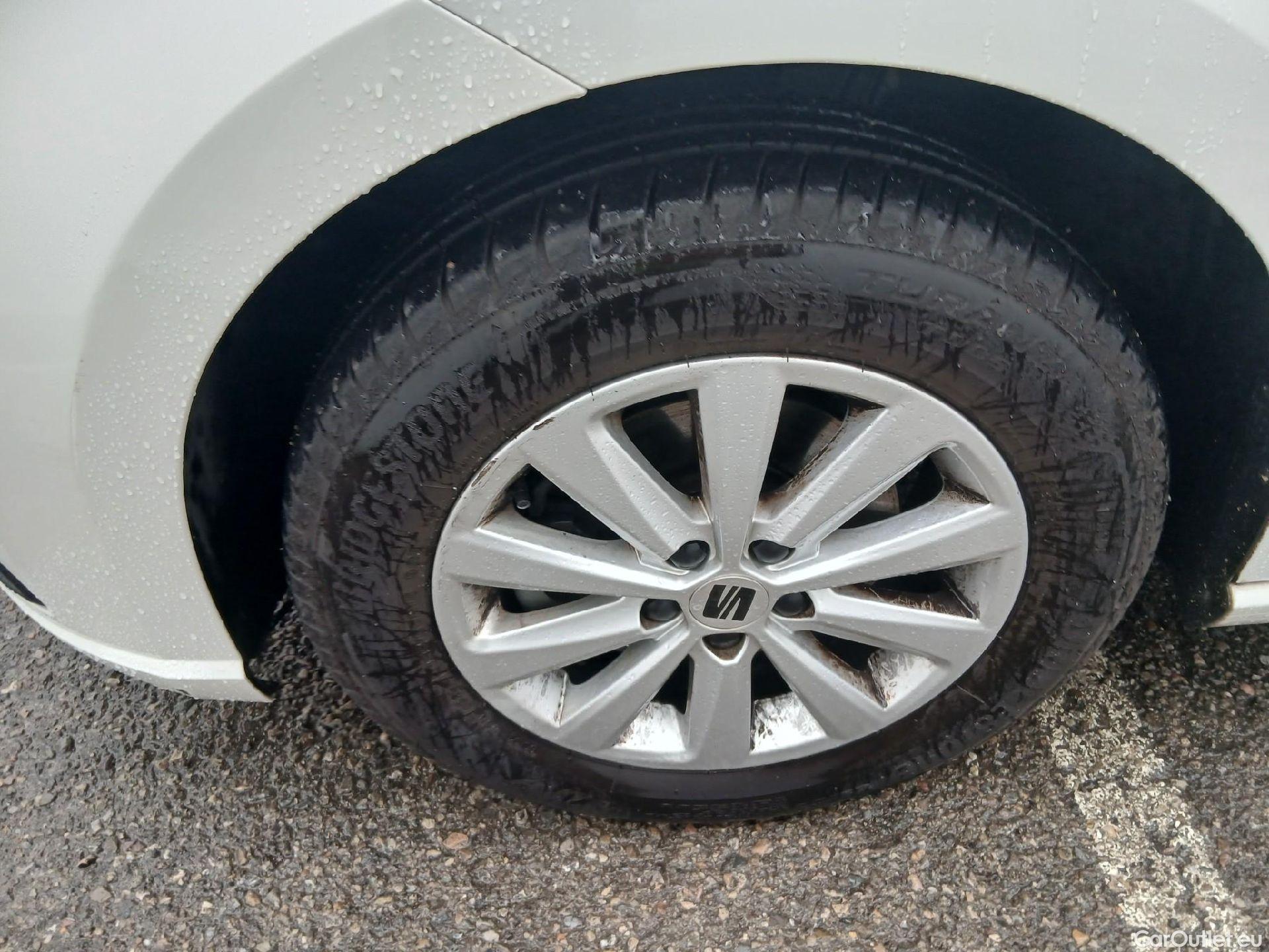  Seat  Ibiza SEAT  / 2017 / 5P / berlina con portón 1.0 TSI 81kW (110CV) Style Plus (AC) #3