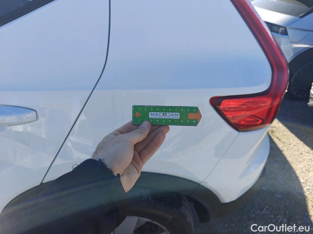  Volvo  XC 40 VOLVO XC40 / 2017 / 5P / todoterreno 2.0 B4 G AWD Momentum Pro Auto #21