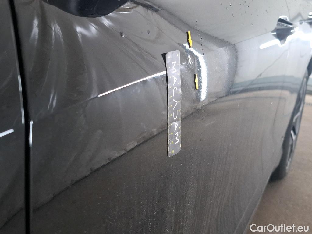  Audi  Q4 E-Tron  40 e-tron Design Luxe 82kWh BVA #40