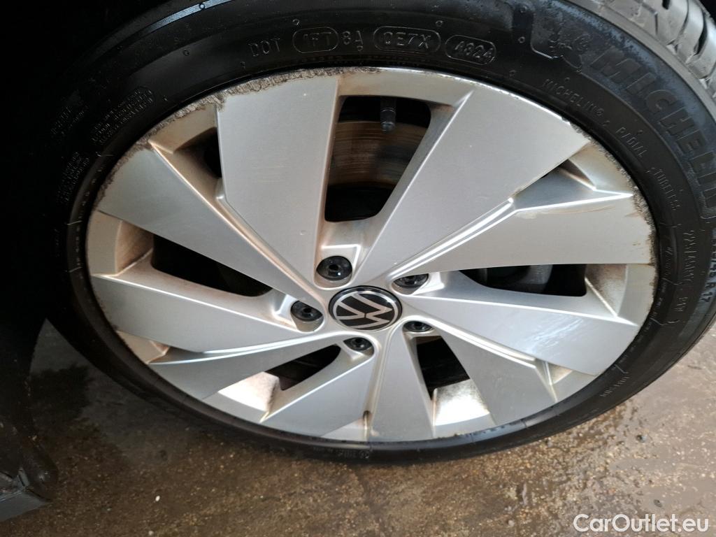  Volkswagen  Golf  VIII SW Style 2.0 TDI 115CV BVA7 E6d #13