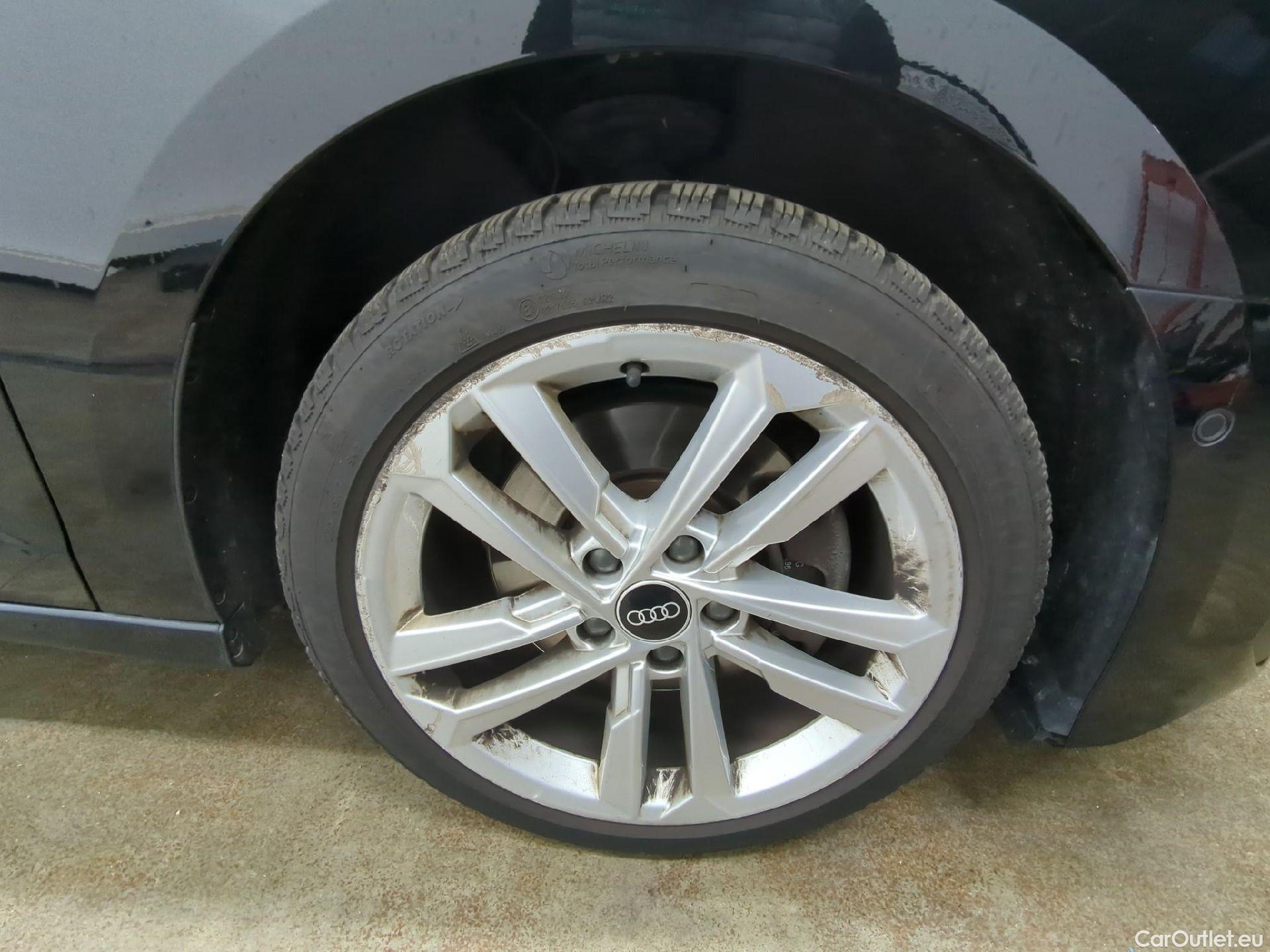  Audi  A3 AUDI  Sportback / 2020 / 5P / Berline 35 TFSI 150 MHEV S Tronic Business Line #1