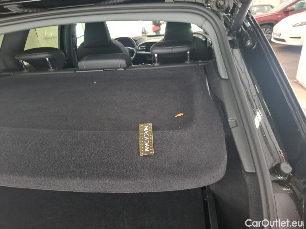  Audi  Q4 E-Tron  40 e-tron Design Luxe 82kWh BVA #32