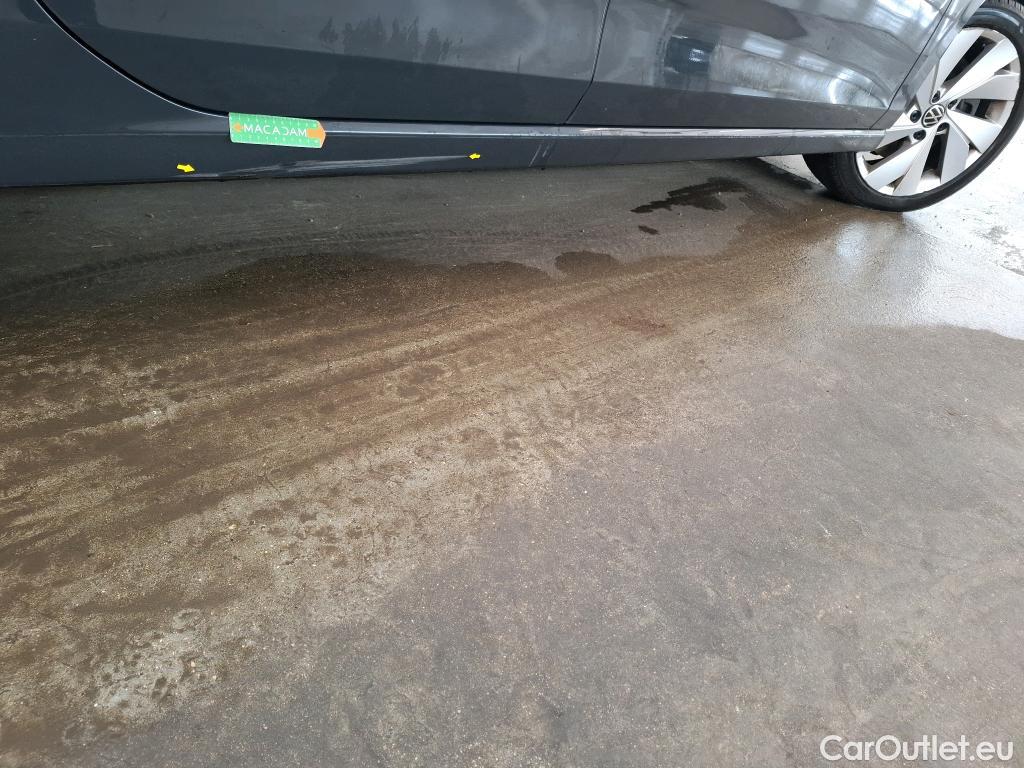  Volkswagen  Golf  VIII SW Style 2.0 TDI 115CV BVA7 E6d #26