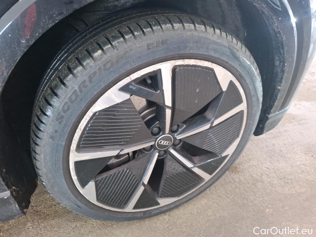  Audi  Q4 E-Tron  40 e-tron Design Luxe 82kWh BVA #28