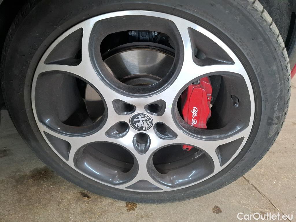  Alfa Romeo  TONALE ALFA ROMEO  / 2022 / 5P / SUV 1.5T Hybrid 160 TCT7 Veloce #24