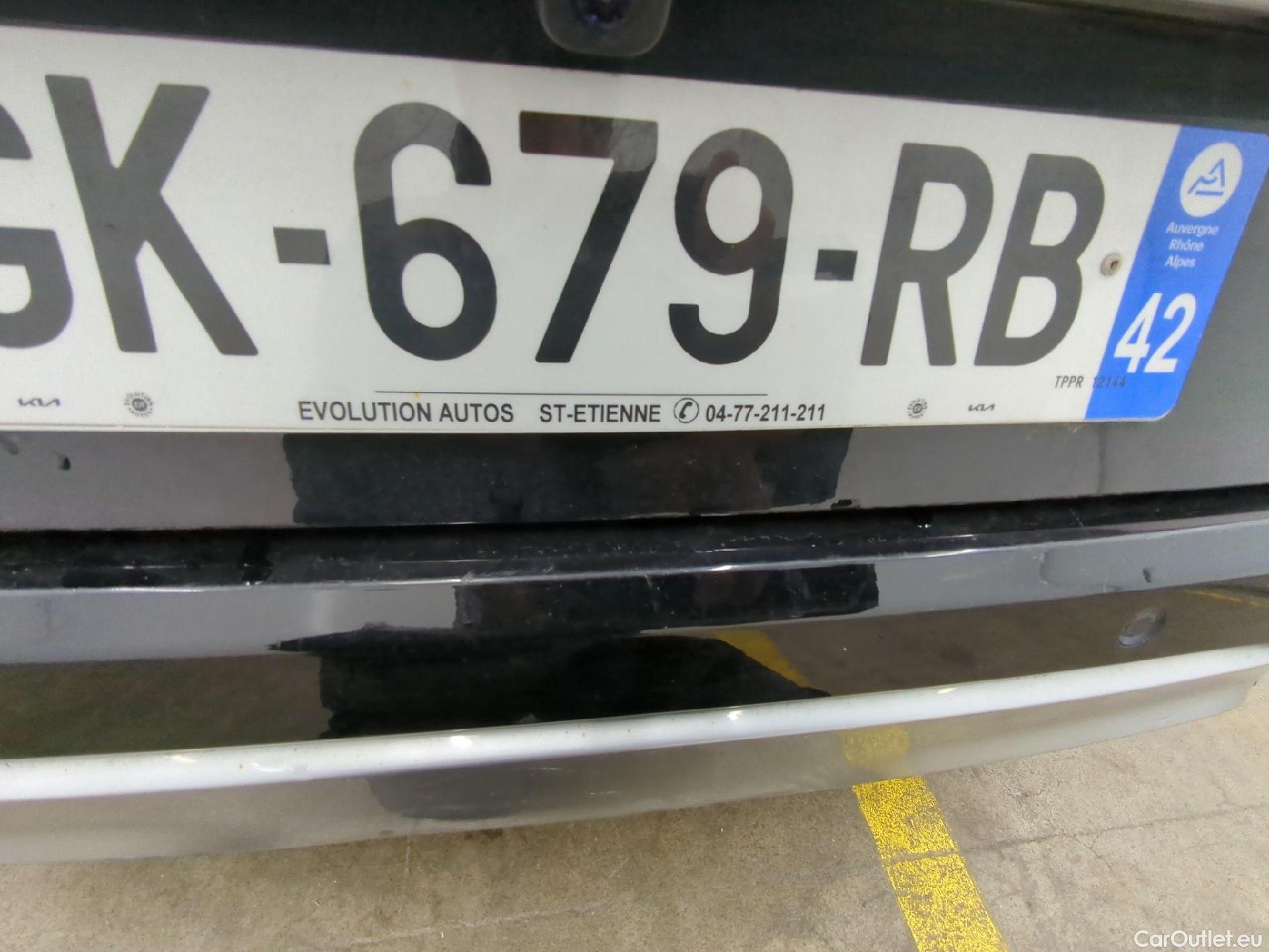  KIA  Sportage KIA  / 2021 / 5P / SUV 1.6 T-GDI 265 PHEV AUTO 4WD DESIGN #21