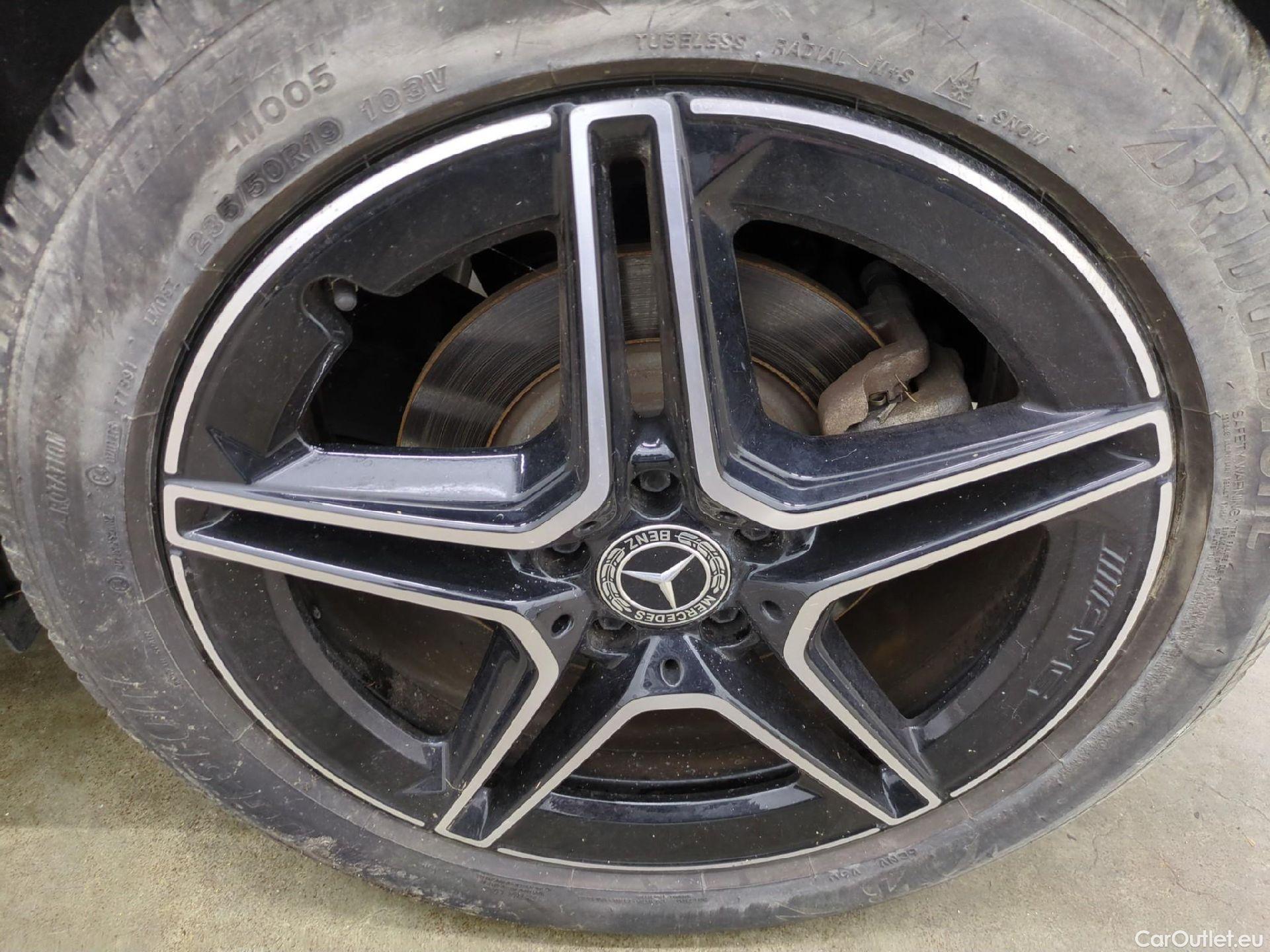  Mercedes  GLA MERCEDES-BENZ  / 2020 / 5P / SUV 1.3  250 e AMG LINE DCT #13