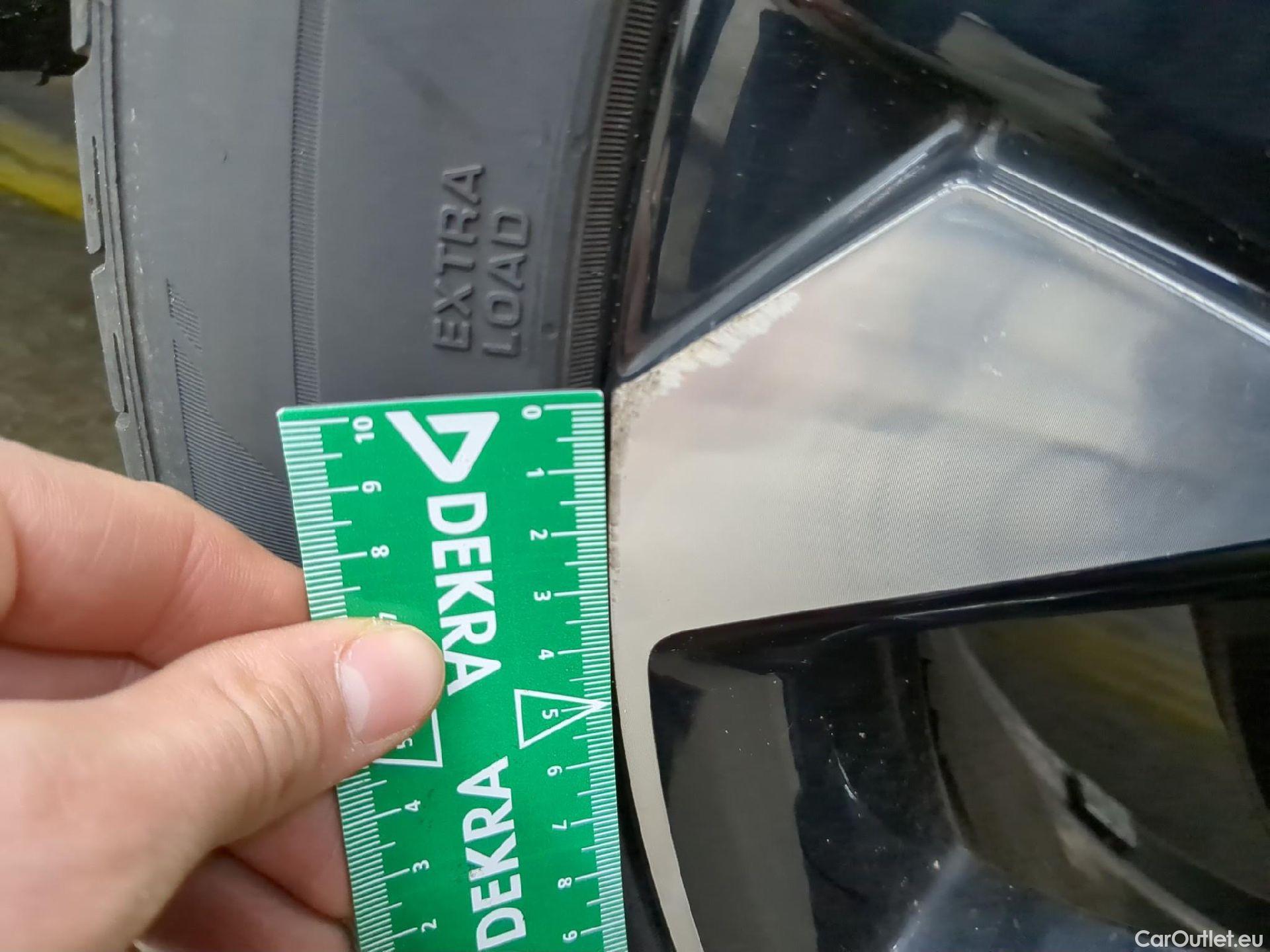  KIA  Sportage KIA  / 2021 / 5P / SUV 1.6 T-GDI 265 PHEV AUTO 4WD DESIGN #4