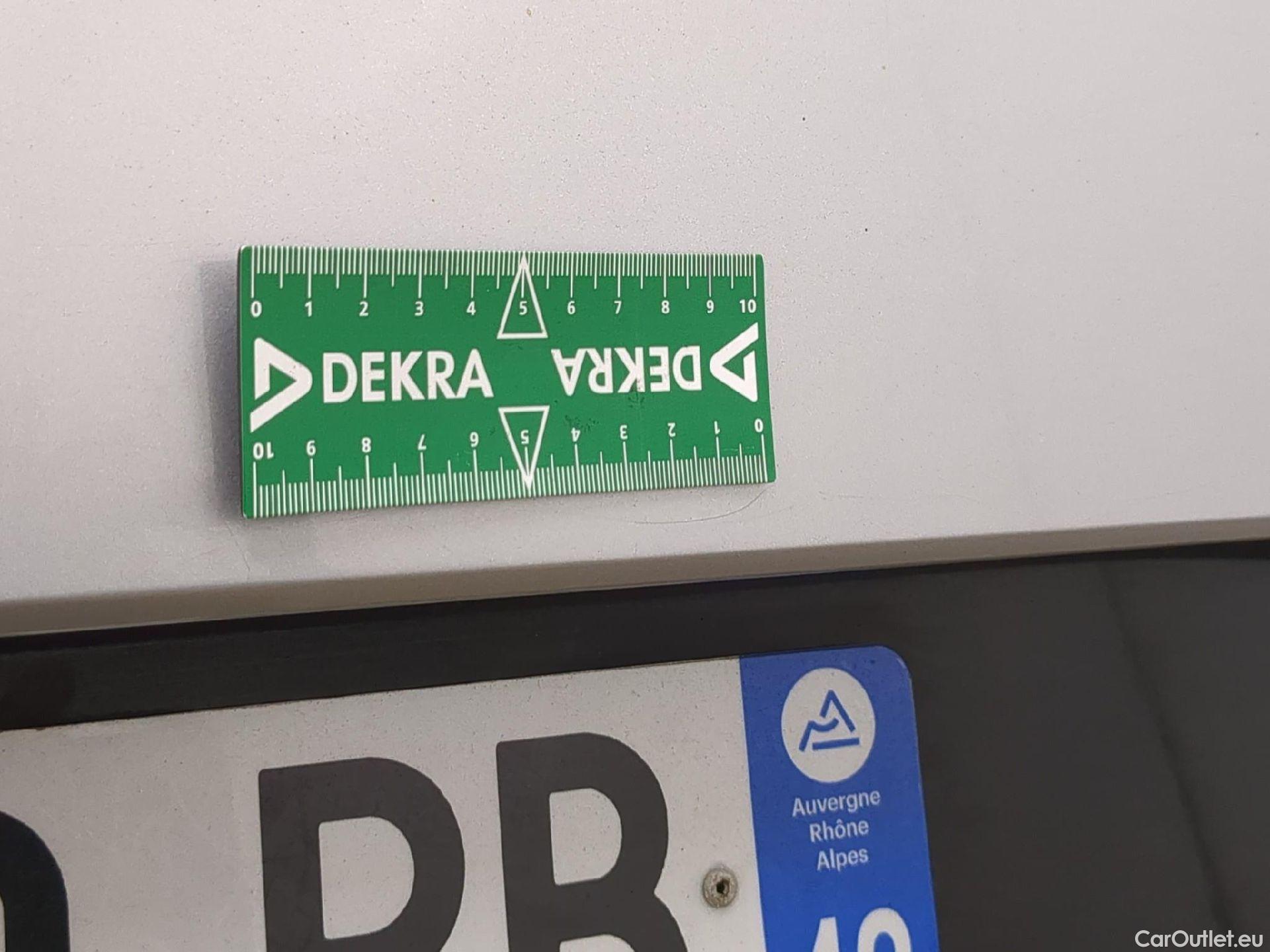  KIA  Sportage KIA  / 2021 / 5P / SUV 1.6 T-GDI 265 PHEV AUTO 4WD DESIGN #26