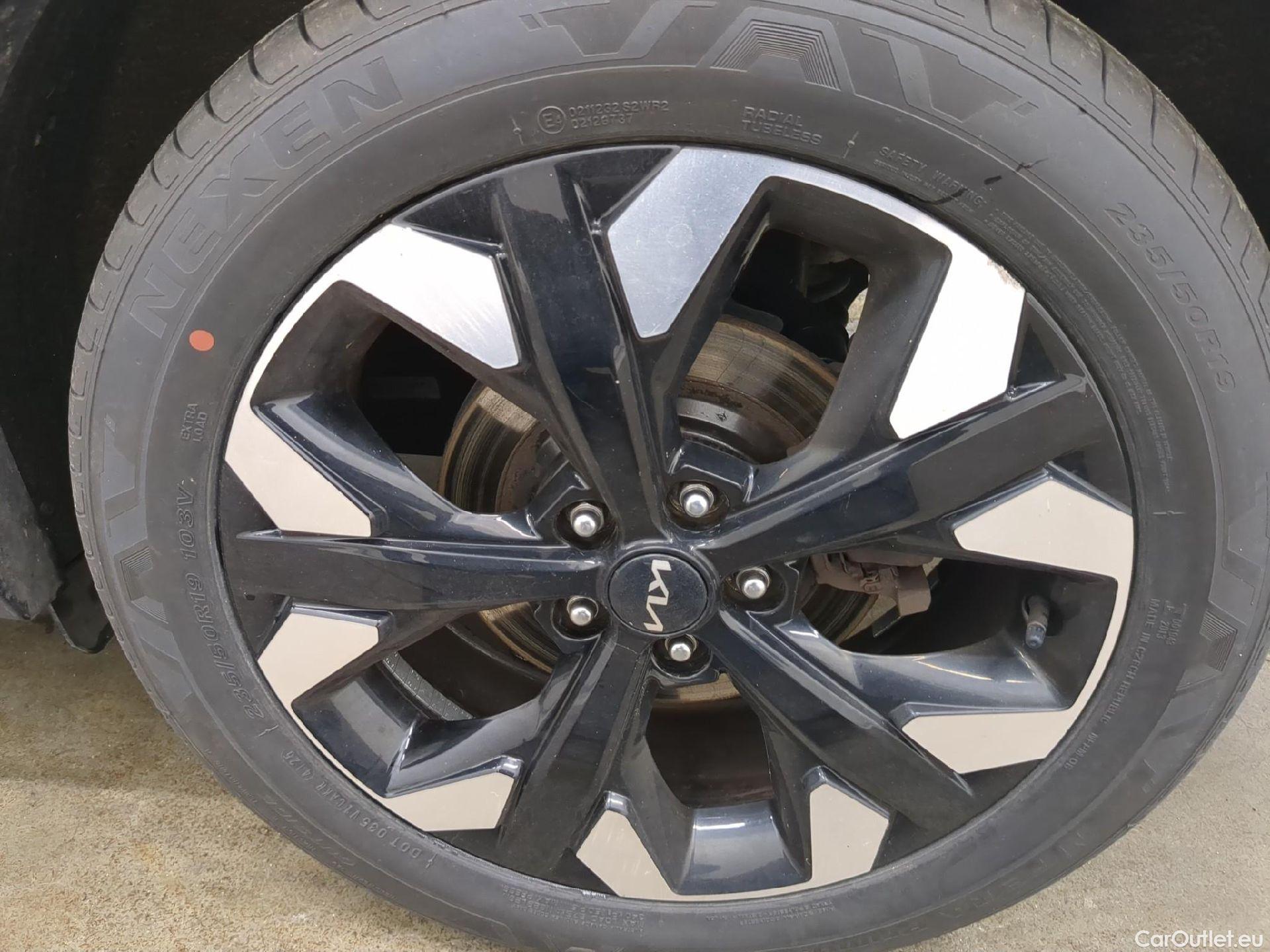  KIA  Sportage KIA  / 2021 / 5P / SUV 1.6 T-GDI 265 PHEV AUTO 4WD DESIGN #9