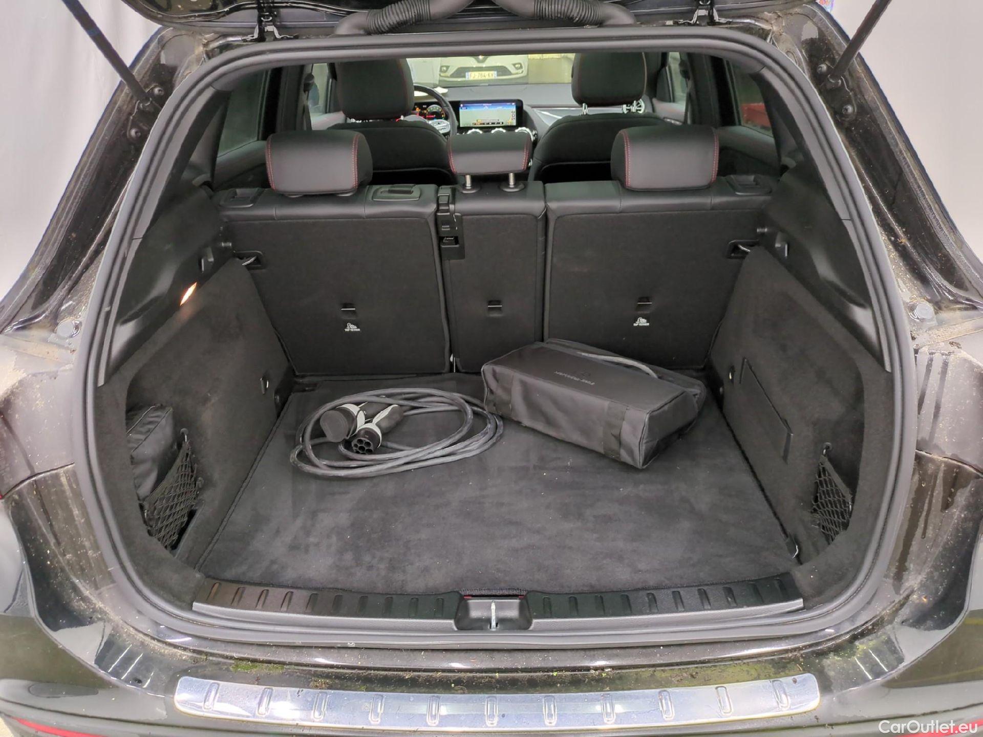  Mercedes  GLA MERCEDES-BENZ  / 2020 / 5P / SUV 1.3  250 e AMG LINE DCT #2