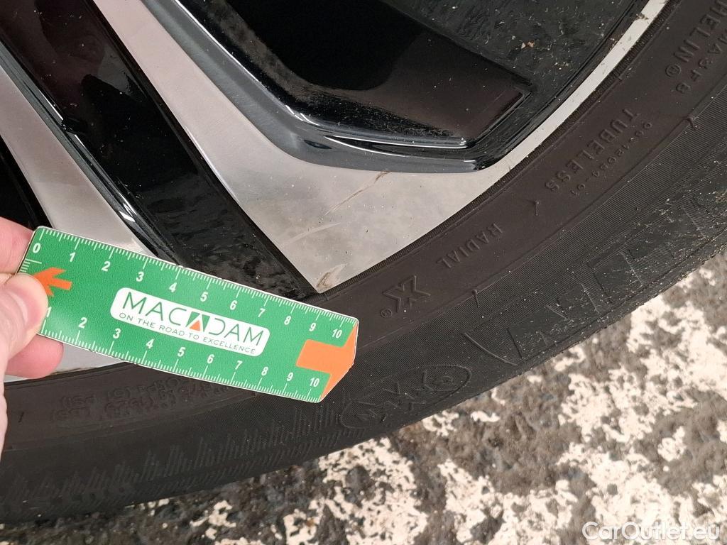  Mercedes  G-Klasee MERCEDES-BENZ GLC / 2019 / 5P / SUV 2.0 GLC 300 E BUSINESS LINE 4MATIC #15