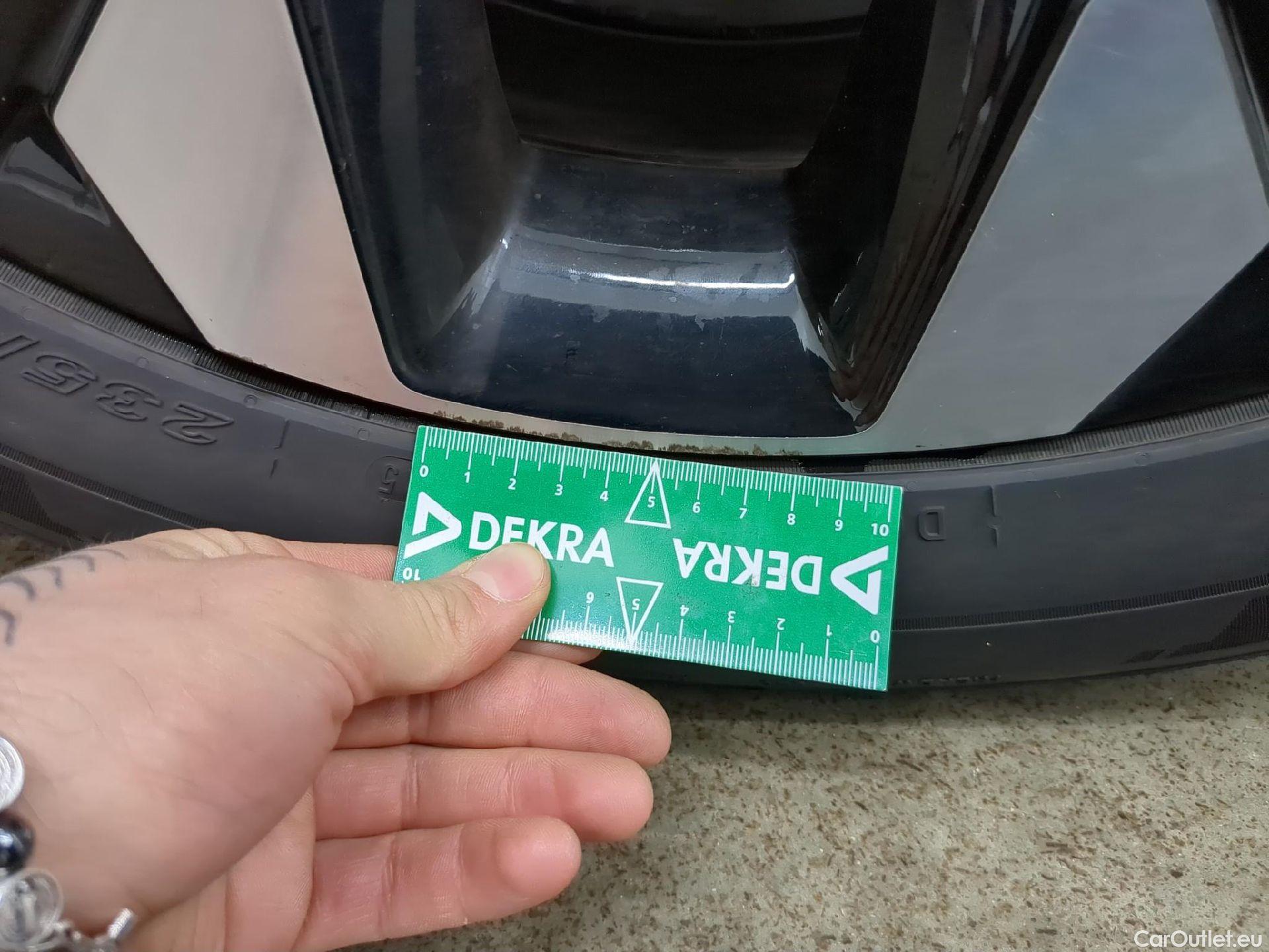  KIA  Sportage KIA  / 2021 / 5P / SUV 1.6 T-GDI 265 PHEV AUTO 4WD DESIGN #7