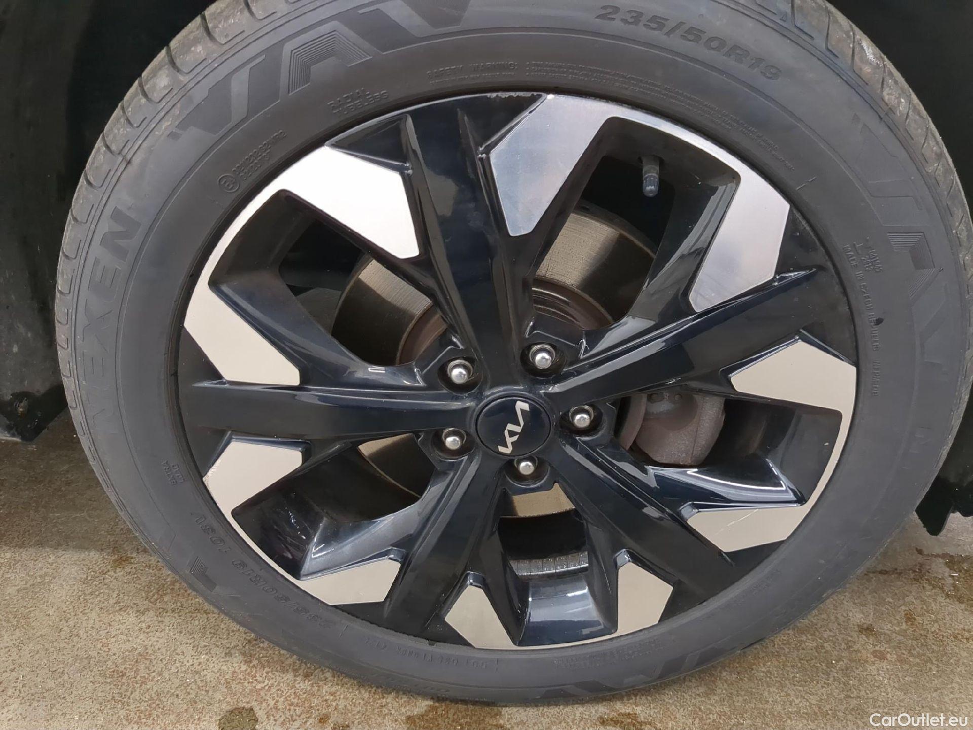  KIA  Sportage KIA  / 2021 / 5P / SUV 1.6 T-GDI 265 PHEV AUTO 4WD DESIGN #2