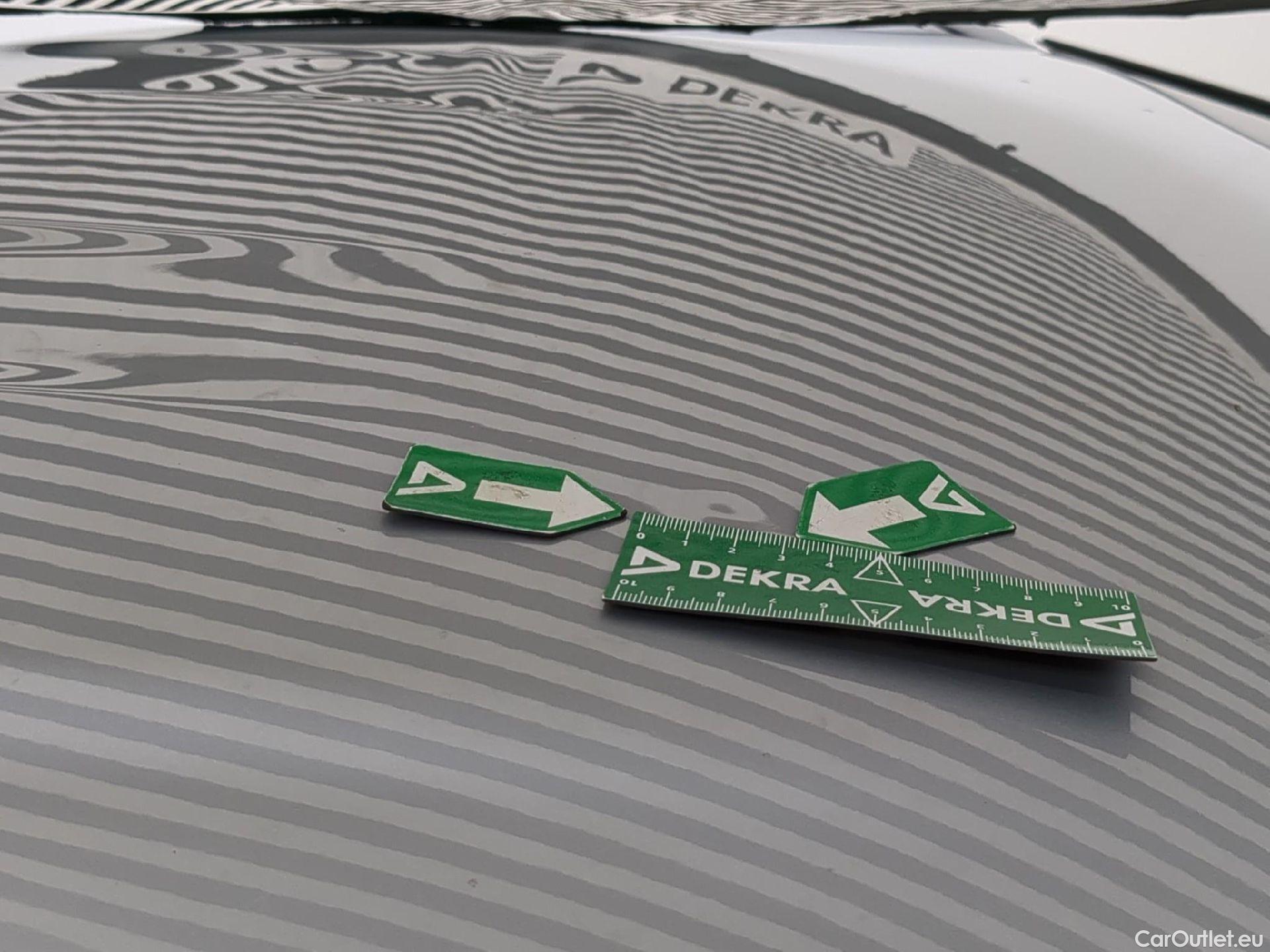  KIA  Sportage KIA  / 2021 / 5P / SUV 1.6 T-GDI 265 PHEV AUTO 4WD DESIGN #11