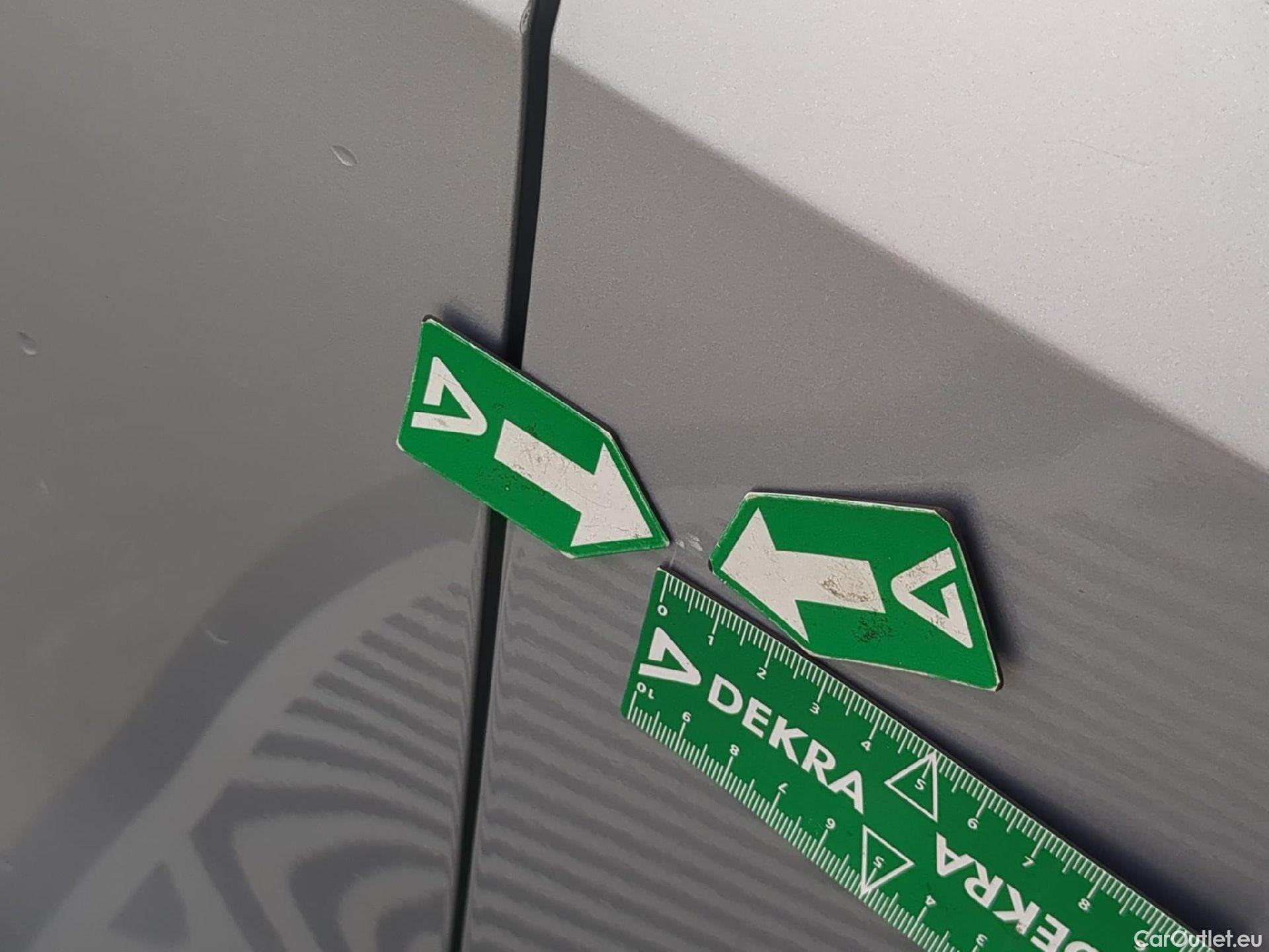  KIA  Sportage KIA  / 2021 / 5P / SUV 1.6 T-GDI 265 PHEV AUTO 4WD DESIGN #12