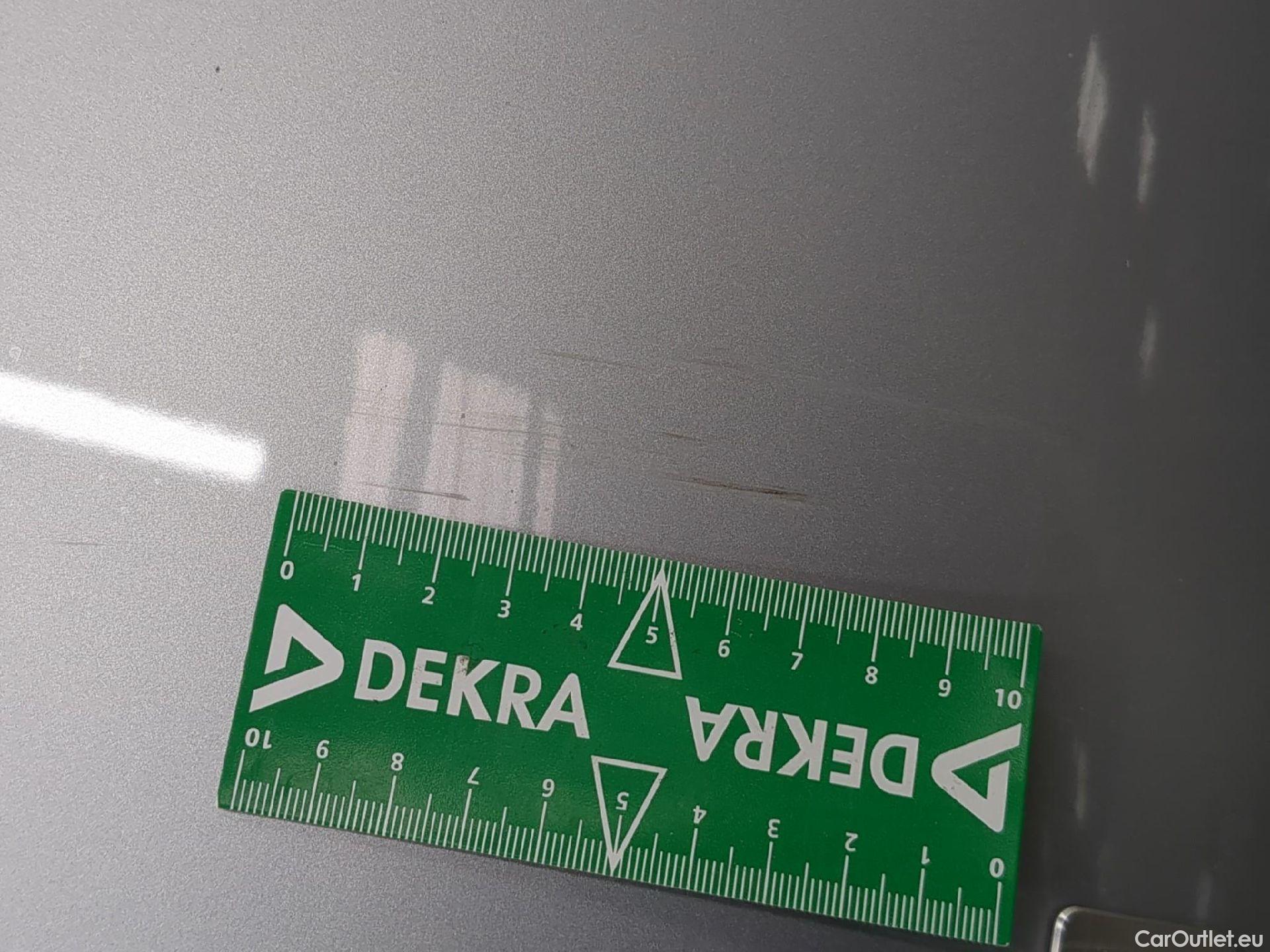  KIA  Sportage KIA  / 2021 / 5P / SUV 1.6 T-GDI 265 PHEV AUTO 4WD DESIGN #17