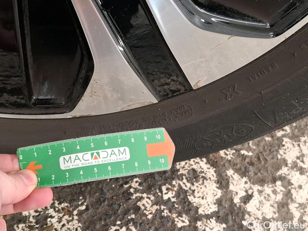  Mercedes  G-Klasee MERCEDES-BENZ GLC / 2019 / 5P / SUV 2.0 GLC 300 E BUSINESS LINE 4MATIC #16