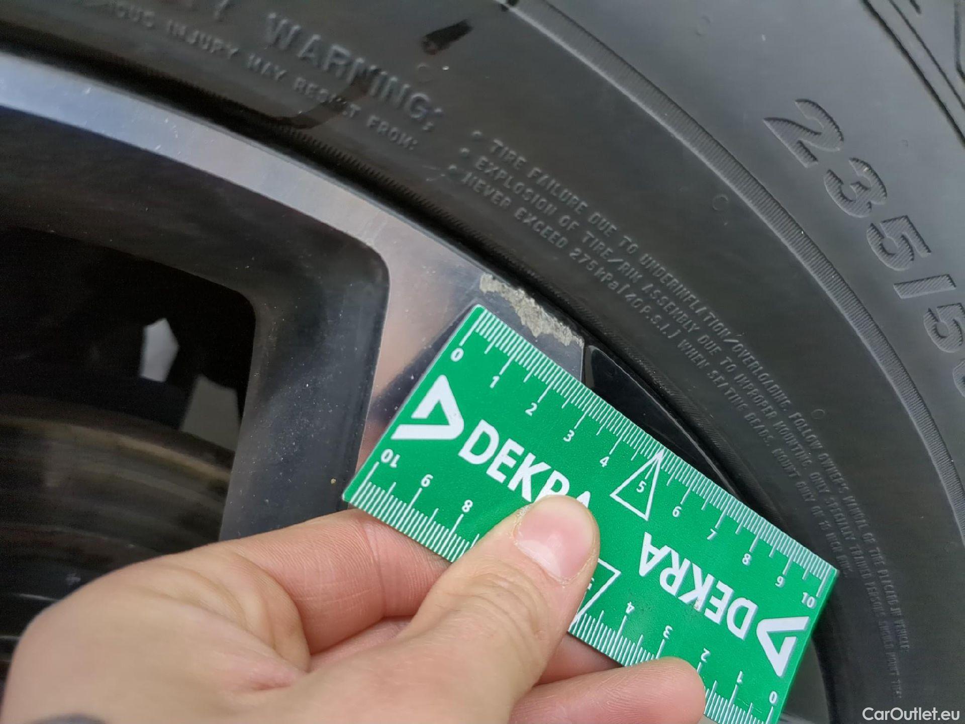  KIA  Sportage KIA  / 2021 / 5P / SUV 1.6 T-GDI 265 PHEV AUTO 4WD DESIGN #8