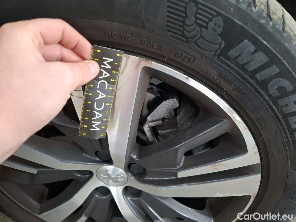  Peugeot  3008 PEUGEOT   2020  5P  SUV 16 HYBRID 225 EEAT8 Allure Pack #36