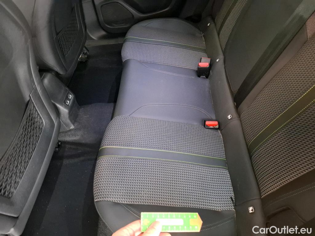  Peugeot  2008  (e-) GT 50kWh BVA #15