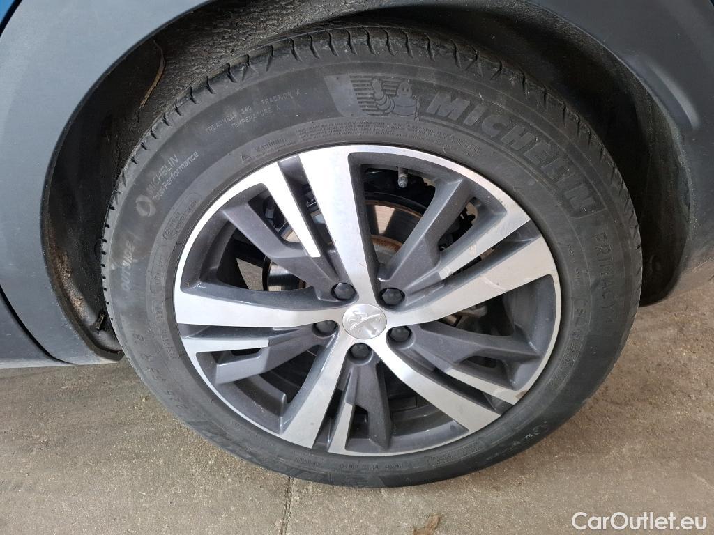  Peugeot  3008 PEUGEOT   2020  5P  SUV 16 HYBRID 225 EEAT8 Allure Pack #16