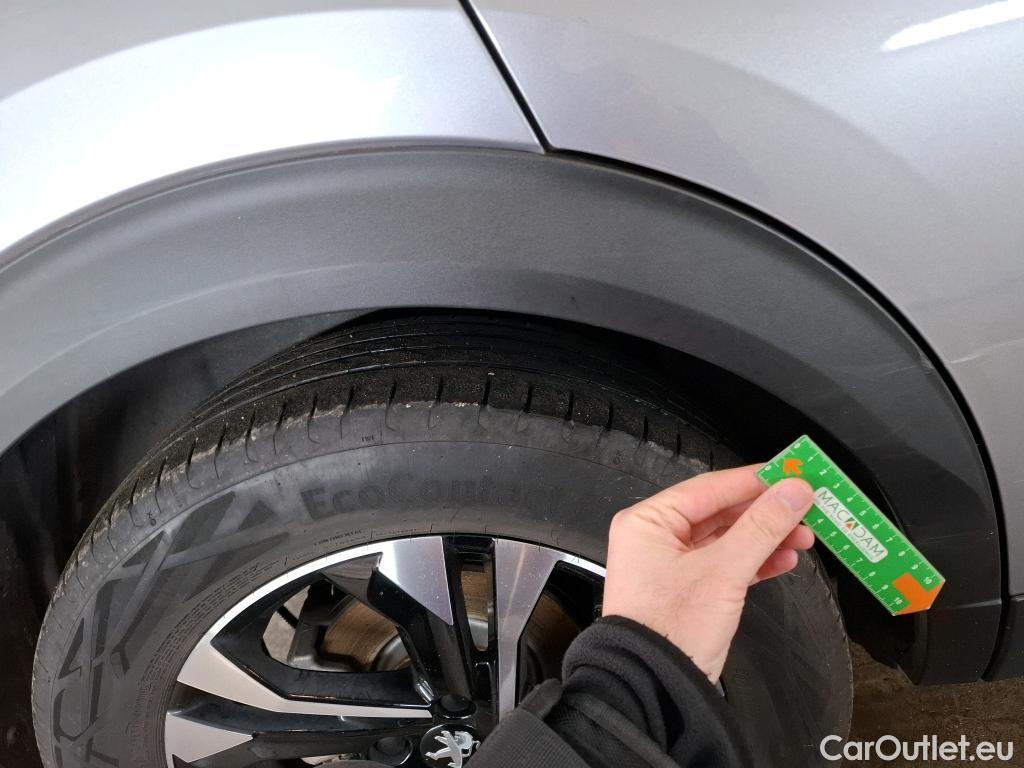  Peugeot  2008  (e-) GT 50kWh BVA #9