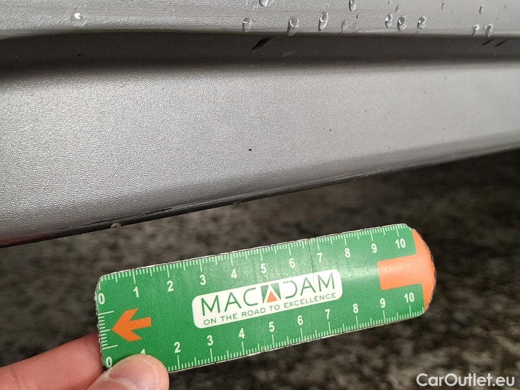  Land Rover  Discovery MITSUBISHI Eclipse Cross / 2020 / 5P / SUV 2.4 Twin Motor 4WD Intense Style #9