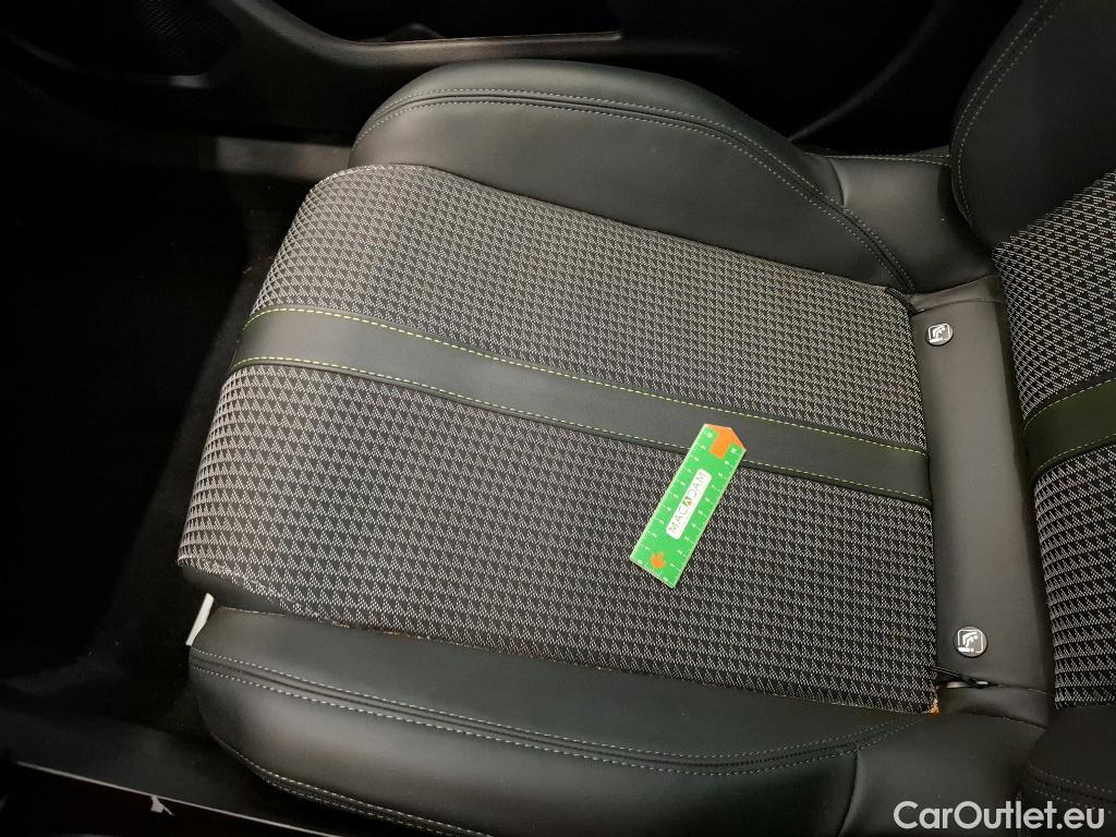  Peugeot  2008  (e-) GT 50kWh BVA #13