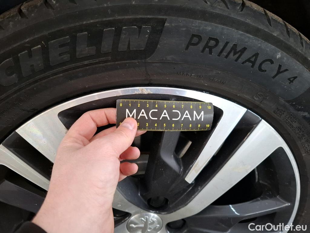  Peugeot  3008 PEUGEOT   2020  5P  SUV 16 HYBRID 225 EEAT8 Allure Pack #26