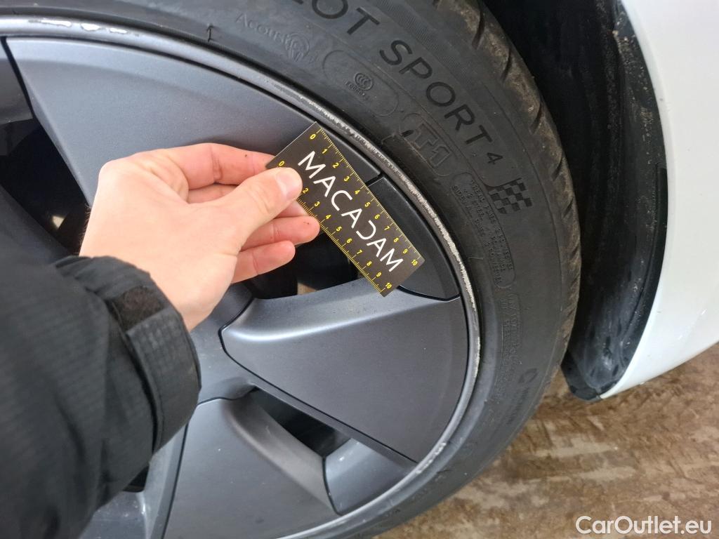  Tesla  Model 3 TESLA   2018  4P  Berline Propulsion #21