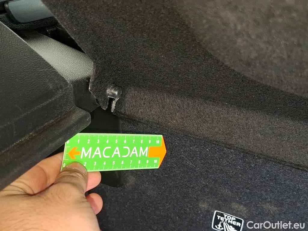  Volvo  XC 40 VOLVO XC40 / 2022 / 5P / SUV B3 163 DCT 7 Plus #8