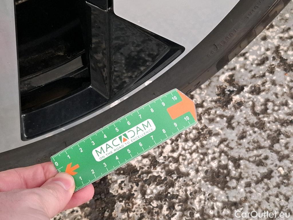  Volvo  XC60 VOLVO  / 2021 / 5P / SUV PHEV T6 350 GT 8 Ultra Style Chrome #9