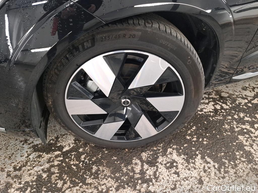  Volvo  XC60 VOLVO  / 2021 / 5P / SUV PHEV T6 350 GT 8 Ultra Style Chrome #1