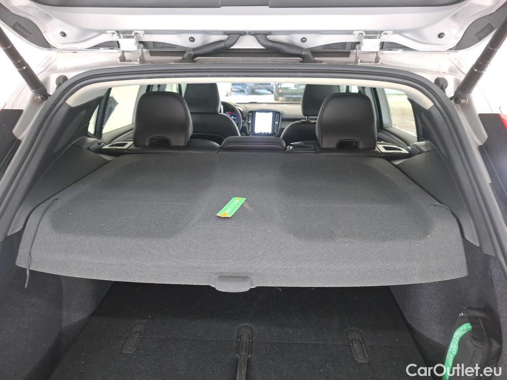  Volvo  XC 40 VOLVO XC40 / 2022 / 5P / SUV B3 163 DCT 7 Plus #9