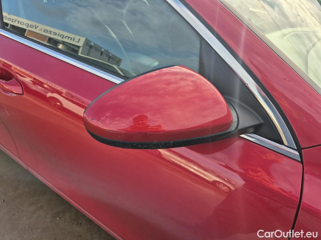  KIA  Cee'd KIA Ceed / 2021 / 5P / berlina con portón 1.0 T-GDi 74kW (100CV) Drive #16